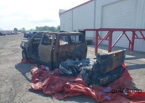 2024 Toyota Tundra Hybrid 1794 Edition из США, поврежденный, VIN 5TFMC5DB4RX051233